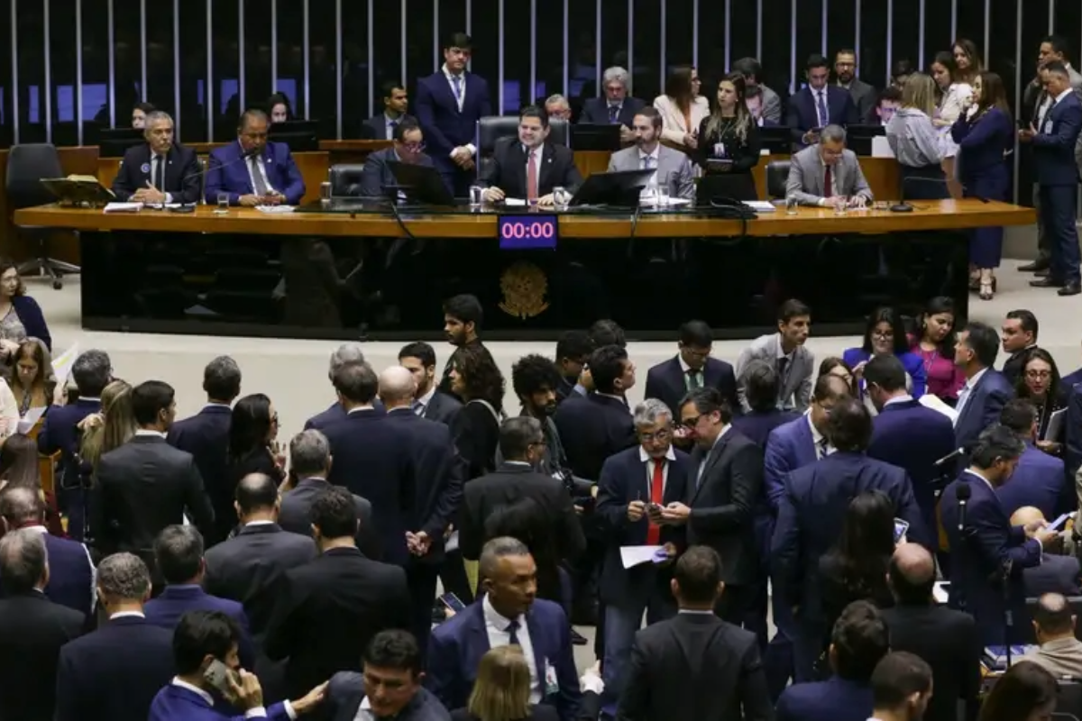 Congresso Nacional reverte 12 vetos de Lula e impõe derrotas ao governo em temas sensíveis - 
