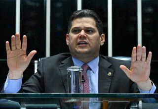 Alcolumbre critica decisão de Gilmar Mendes que limita pedidos de impeachment de ministros do STF: ‘Grave ofensa’ - 