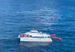 Catamarã colide com barco de pesca durante travessia Morro de São Paulo-Salvador - 