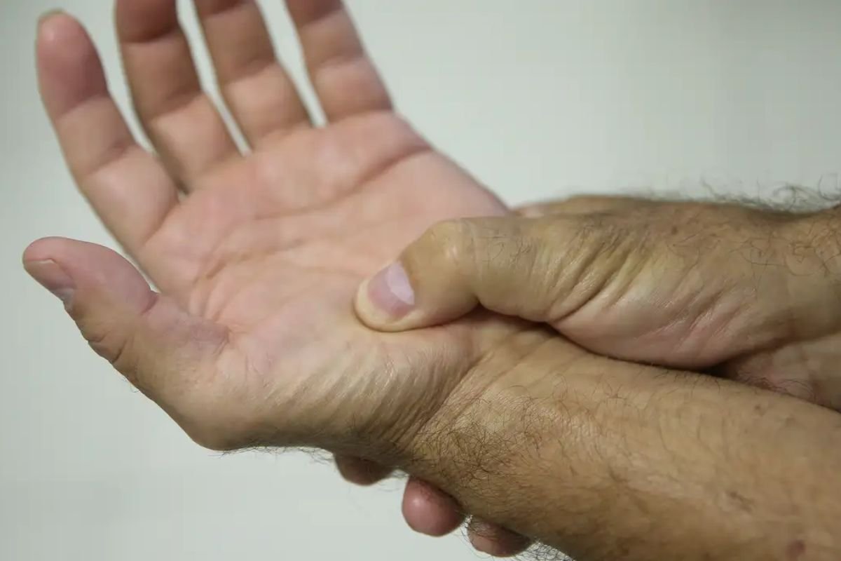 Lula sanciona lei que reconhece fibromialgia como deficiência; veja o que muda a partir de 2026 - 