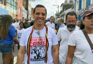 Hilton Coelho liga data histórica do 2 de Julho à luta em ‘defesa da educação’ e cobra diálogo de Bruno Reis com professores - 