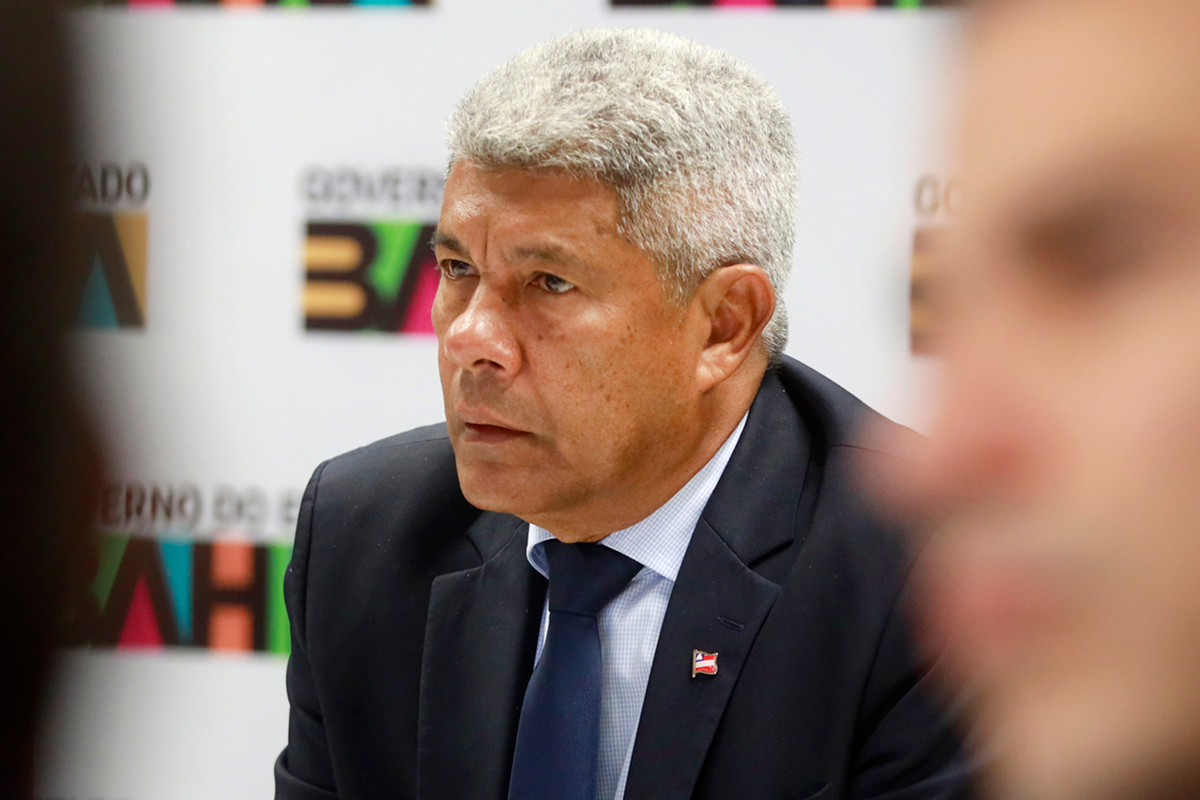 Jerônimo reage a críticas da oposição, acusa ACM Neto de usar saúde como palanque e projeta 2026 - 