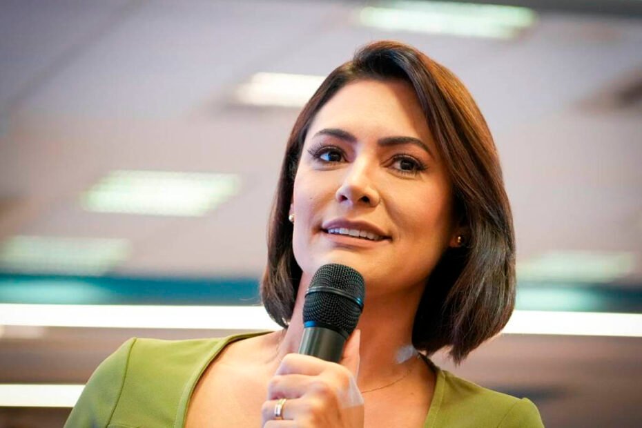 Michelle mantém críticas à aliança do PL com Ciro Gomes e faz pedido aos filhos de Bolsonaro: ‘Me entendam e me perdoem’ - 