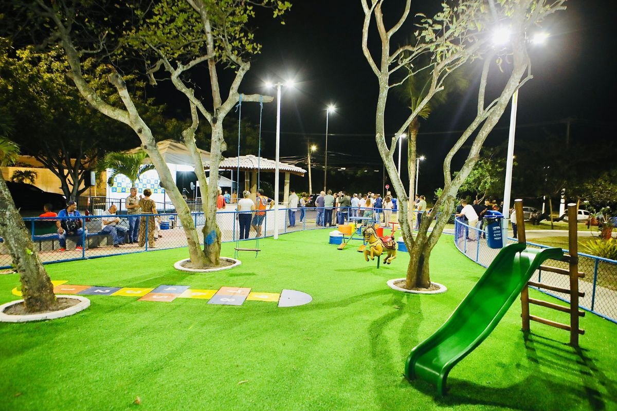 Bruno Reis inaugura praça em Piatã e destaca retomada dos espaços públicos em Salvador - 