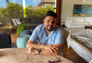 Sobre Álgebras ou Sob Pálpebras - 