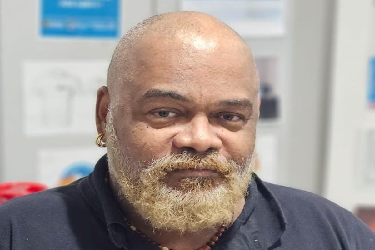 Orgulho, acrobacia e resistência: balizas gays e trans conquistam espaço no 2 de Julho, a data mais popular da Bahia - 