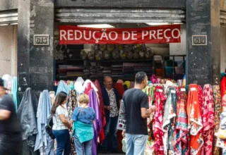 O paradoxo de 2025: emprego recorde, inflação menor e pouco alívio no orçamento familiar - 