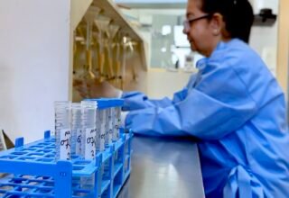 Nova vacina contra meningite já está disponível no SUS: confira quem deve tomar - 