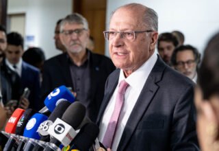 Alckmin vê espaço para acordo com EUA sobre tarifaço: ‘Se depender de nós, acaba amanhã’ - 