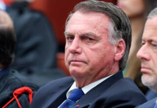 Maioria dos brasileiros vê como exagerada pena de 27 anos imposta a Bolsonaro, aponta Genial/Quaest - 