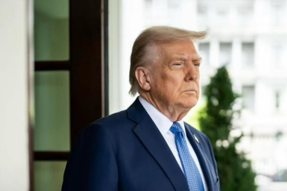 Trump endurece cerco contra Maduro: bloqueio naval, acusação de terrorismo e ameaça direta - 