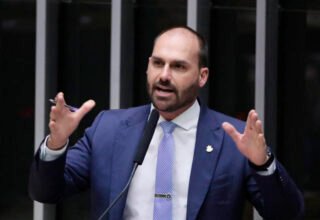 TCU pede que Câmara investigue uso de recursos públicos em viagem de Eduardo Bolsonaro aos EUA - 