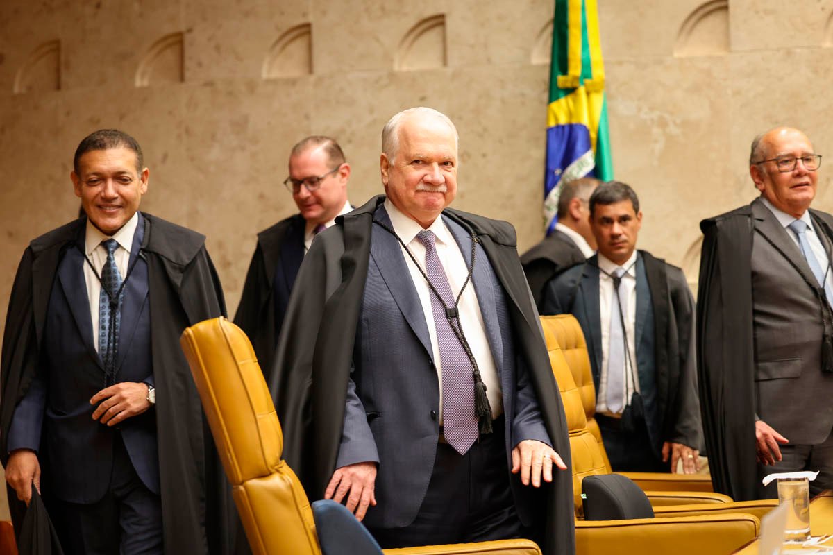 Edson Fachin é eleito presidente do STF e assumirá em setembro; Moraes será vice - 