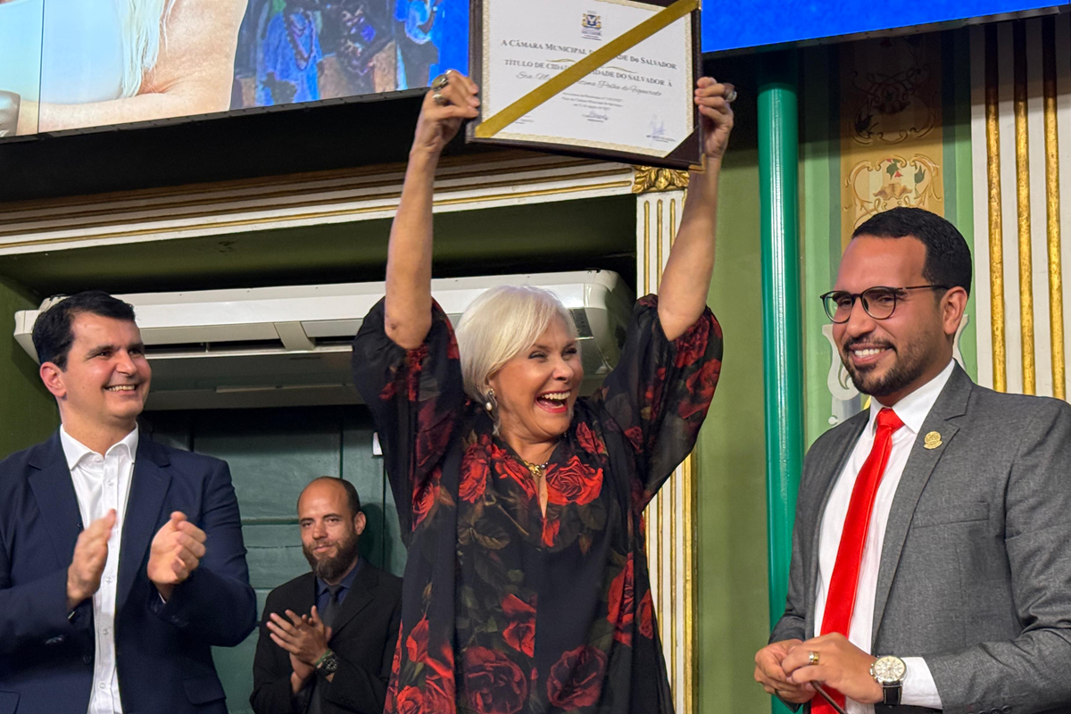Fafá de Belém recebe título de cidadã soteropolitana e celebra trajetória iniciada em Salvador - 