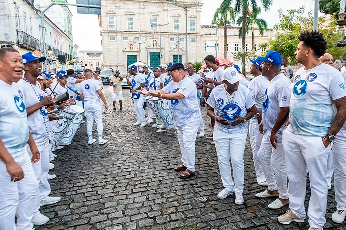 Afoxé Filhos de Gandhy empossa nova diretoria com cerimônia simbólica na Igreja do Rosário dos Pretos - 