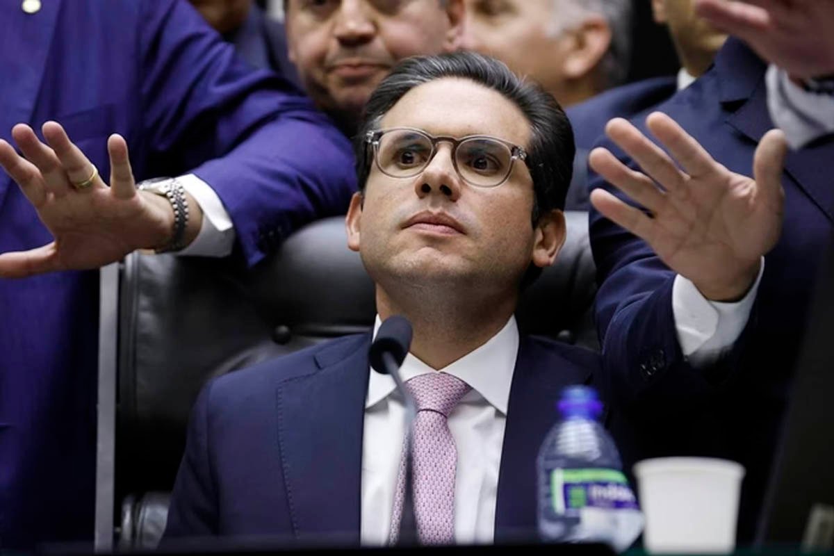 Hugo Motta nega acordo com oposição após desocupação do plenário da Câmara dos Deputados - 