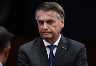 Prisão de Bolsonaro repercute no mundo e imprensa internacional destaca suspeita de fuga - 
