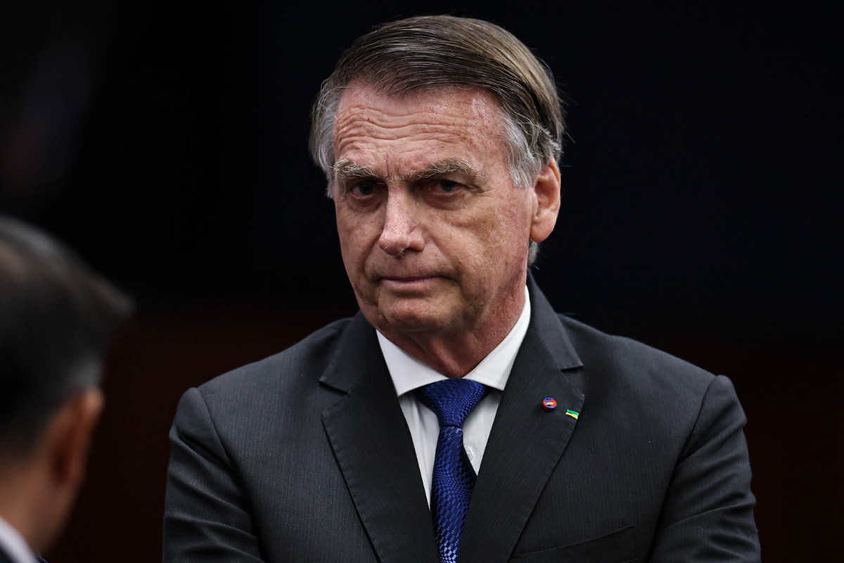 Prisão de Bolsonaro repercute no mundo e imprensa internacional destaca suspeita de fuga - 
