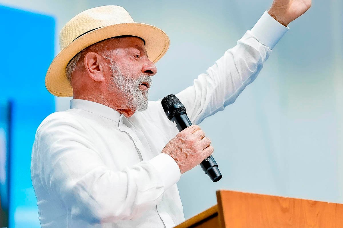 Lula pede a Xi Jinping retomada das exportações de frango brasileiro à China - 