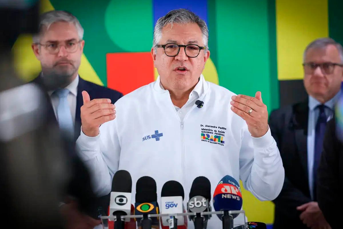 EUA cancelam vistos da mulher e da filha de Alexandre Padilha em nova ofensiva contra o Mais Médicos - 
