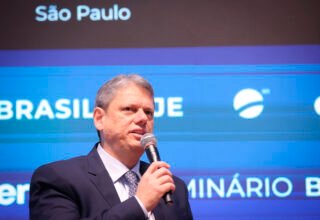 Tarcísio critica gestão Lula e diz que ‘está na hora do Brasil demitir o seu CEO’ - 