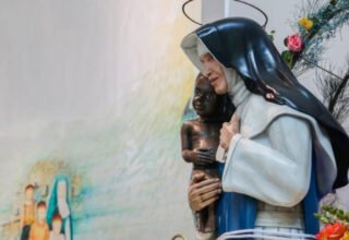 Joaci Góes articula construção de estátua de 60 metros de Santa Dulce em Itaparica - 