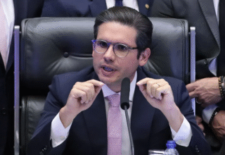 Câmara dos Deputados acelera votação de projeto que combate a adultização de crianças nas redes sociais - 