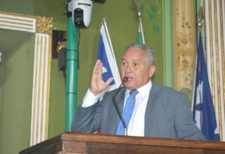 Téo Senna critica insegurança após tiros interromperem Mundial de Polo Aquático em Salvador - 