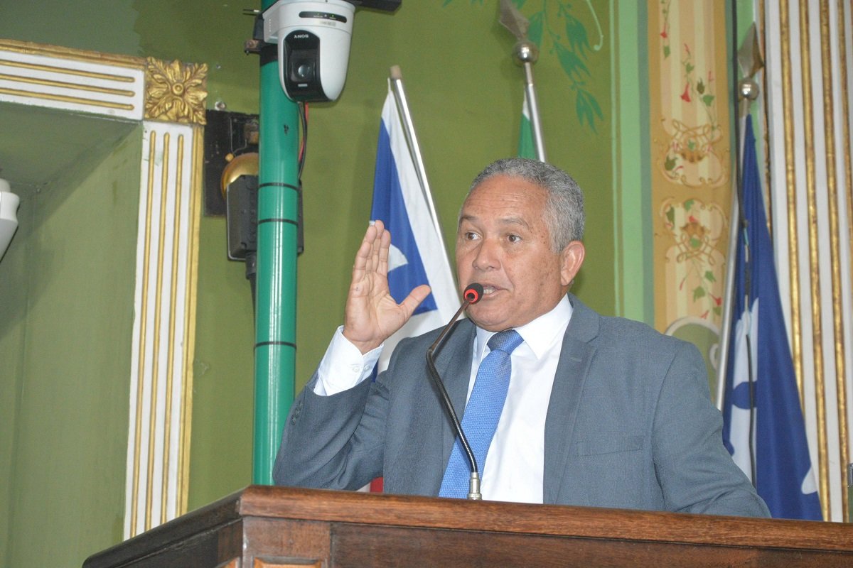 Téo Senna critica insegurança após tiros interromperem Mundial de Polo Aquático em Salvador - 