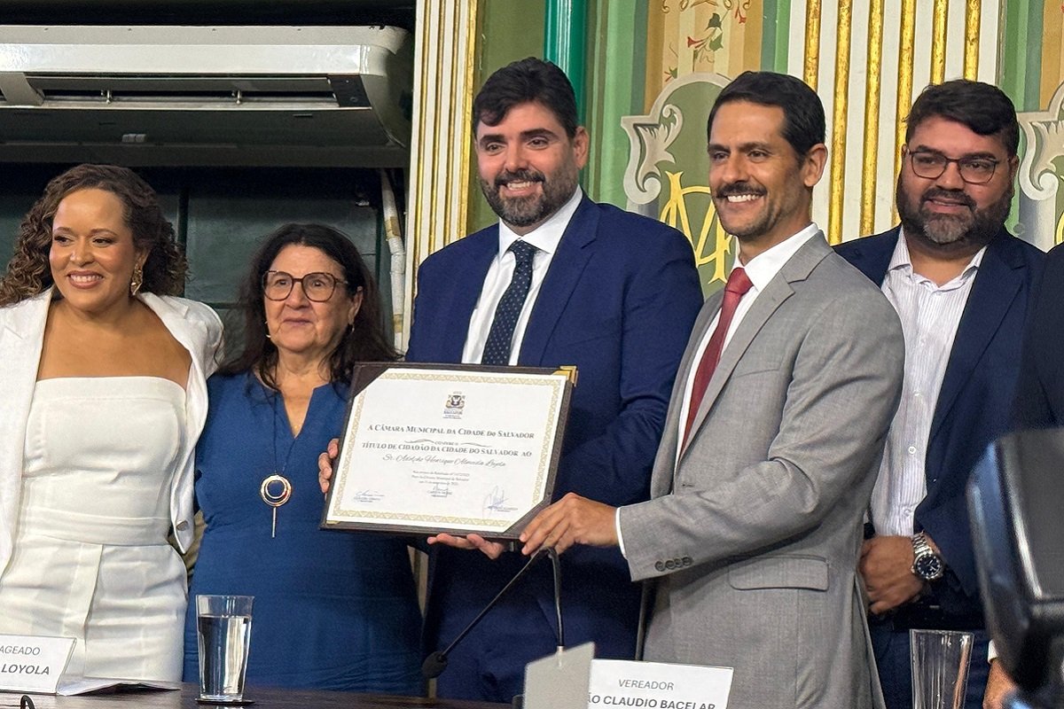 Loyola recebe título de cidadão soteropolitano, defende combate à desigualdade e celebra obras do Estado em Salvador - 