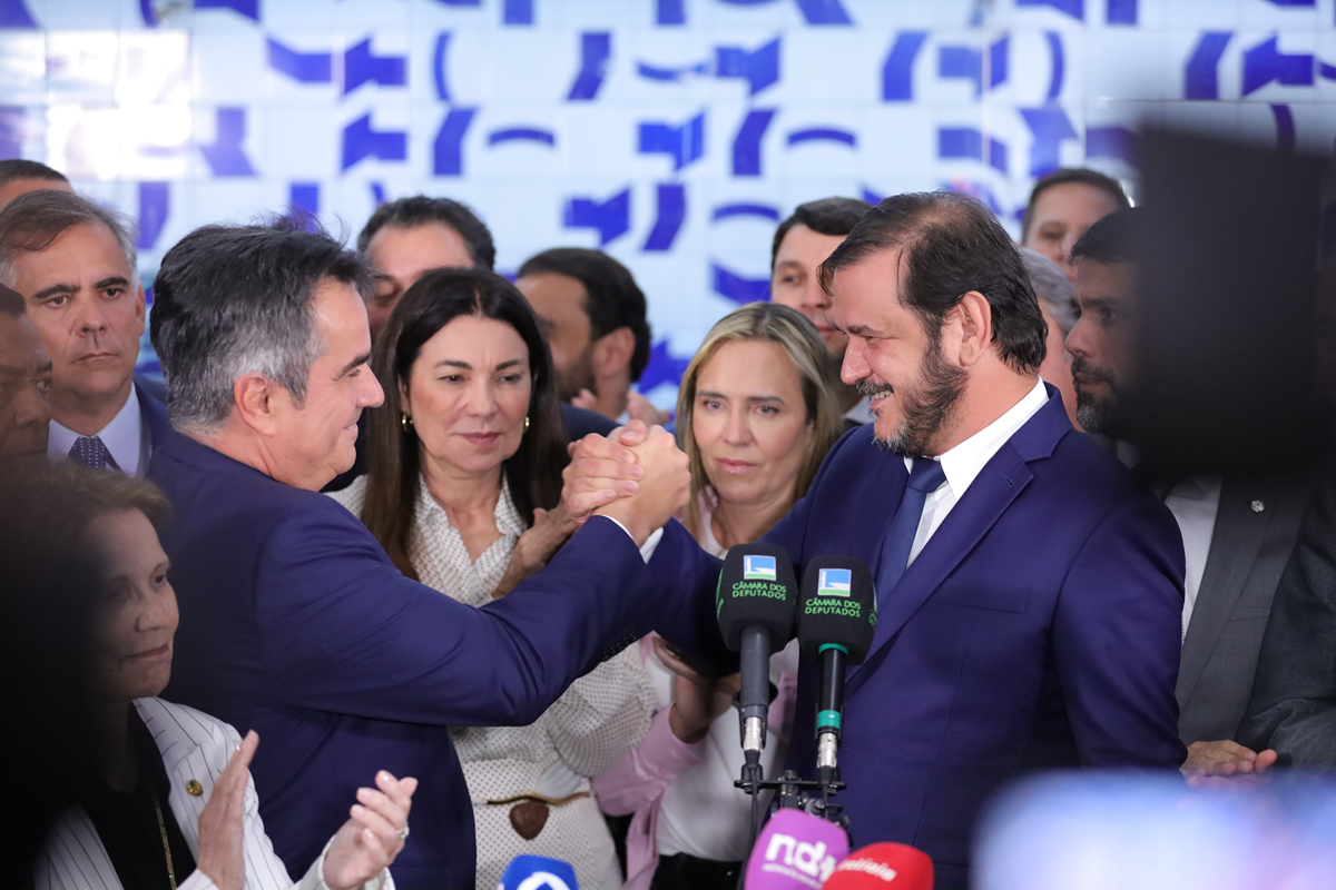 União Brasil e PP oficializam saída do governo Lula e orientam entrega de cargos - 