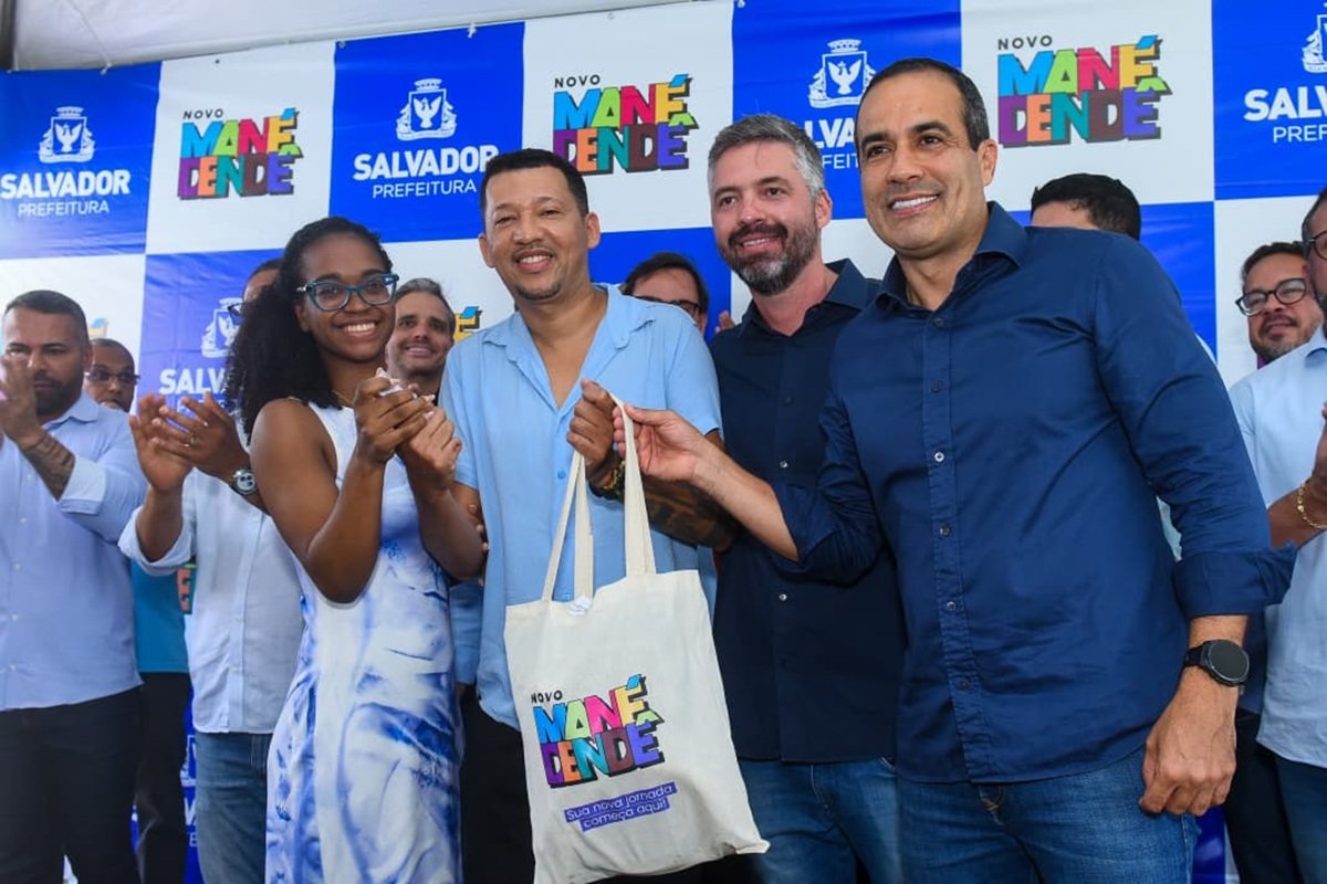 Prefeitura entrega 45 moradias, inaugura ecoponto e planta 50 árvores no novo Mané Dendê - 