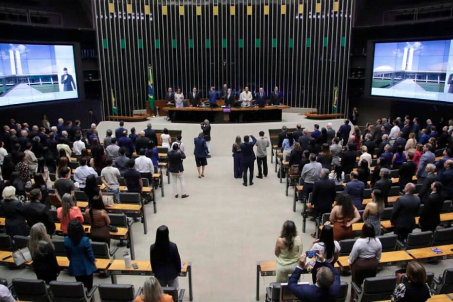 Congresso aprova retirar até R$ 3 bilhões em despesas da Defesa do limite fiscal e abre espaço no Orçamento de 2025 - 