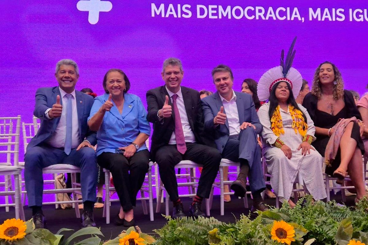 Jerônimo defende fortalecimento de políticas públicas voltadas ao protagonismo feminino durante abertura da 5ª CNPM - 
