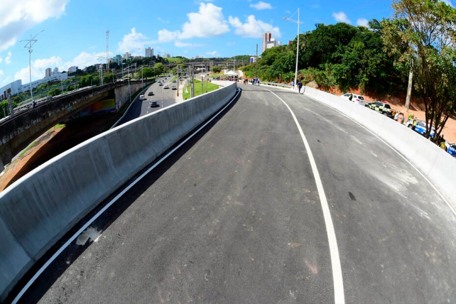 Prefeitura inaugura acesso viário que liga Barros Reis à Bonocô e promete reduzir tráfego na Rótula do Abacaxi - 