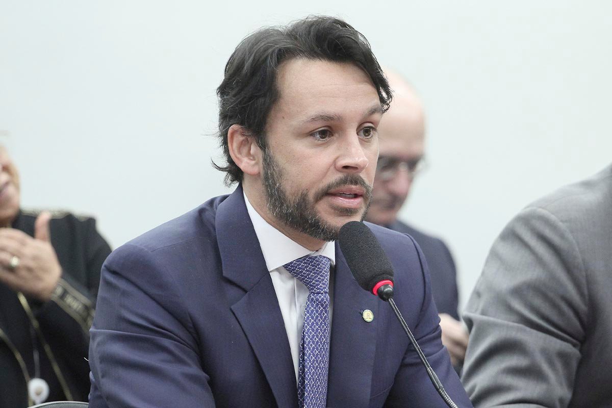 Mário Negromonte Jr diz que deputados foram ‘pegos de surpresa’ e admite arrependimento por voto na PEC da Blindagem - 