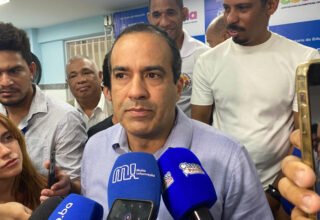 Após ameaça de nova greve, prefeito de Salvador contesta APLB e garante cumprimento de acordo com professores - 