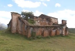Igreja histórica do século XVIII em Jacobina corre risco de desabamento - 