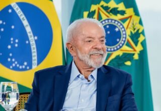 Aprovação de Lula estagna e desaprovação se mantém em 51%, aponta pesquisa Quaest - 