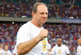 Rogério Ceni completa 2 anos no Bahia com títulos, recordes e busca por novos feitos - 