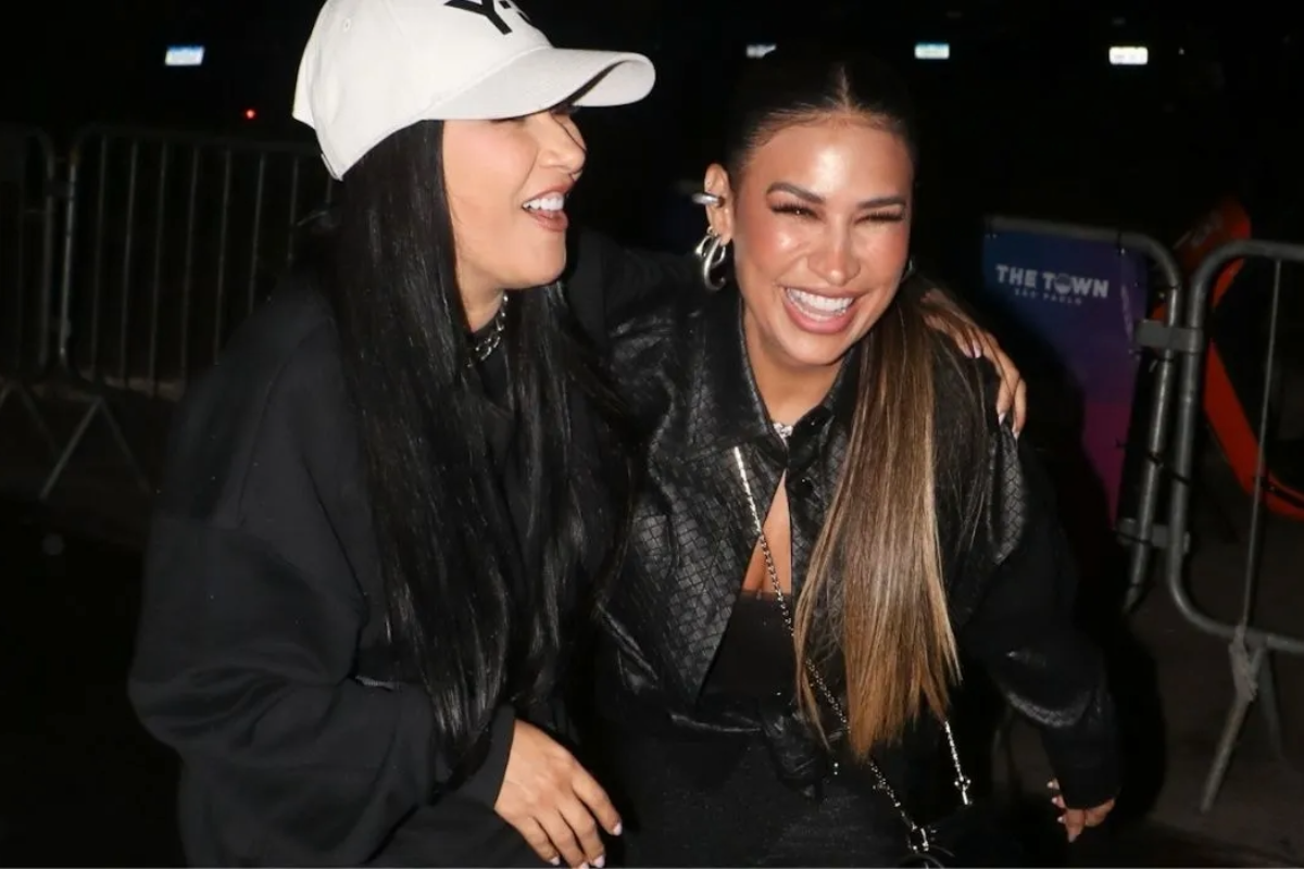 Simone e Simaria surpreendem fãs com rara aparição lado a lado em festival de São Paulo - 