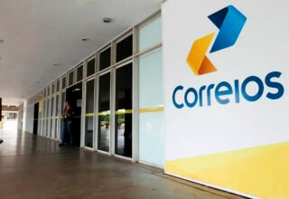 Correios anunciam plano para conter prejuízos até 2026 e descartam privatização da estatal - 
