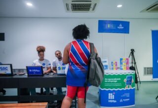 Arena Fonte Nova promove ação do Outubro Rosa com cuidados e capacitação para famílias do CT de Campeões - 