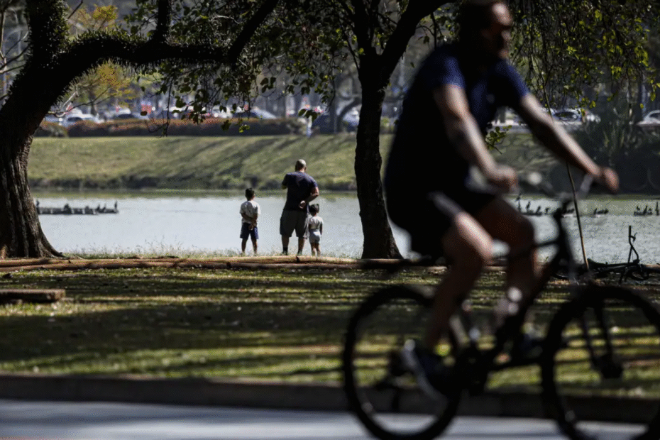 Pesquisas revelam aumento do risco de morte infantil em extremos climáticos no Brasil - 