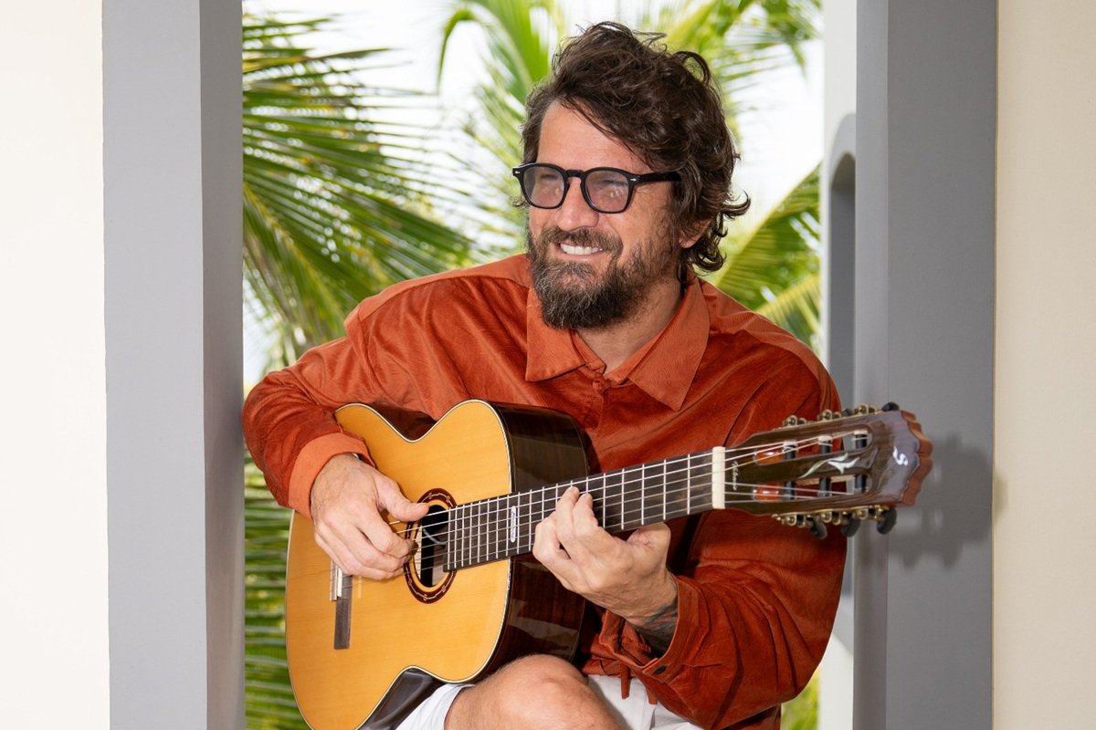 Saulo, Timbalada e Alexandre Peixe fecham Sauípe Weekend com noite de hits e clima de Carnaval neste sábado - 