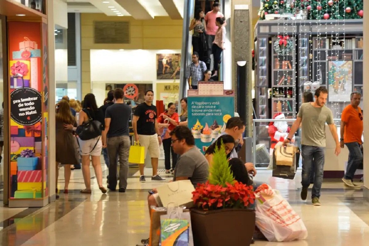 64% dos brasileiros planejam gastar mais de R$ 500 na Black Friday e impulsionam expectativa recorde de consumo - 