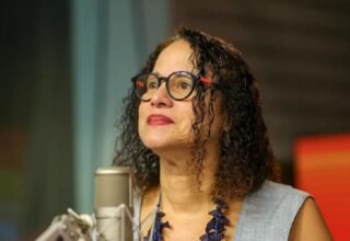 Ministra diz que primeira vacina 100% brasileira contra Covid deve estar disponível no SUS no 1º semestre de 2026 - 