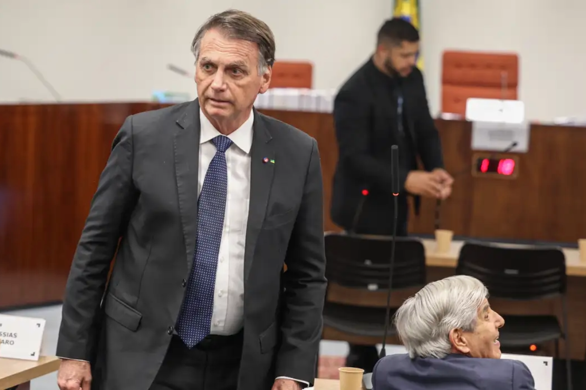 STF forma maioria e mantém prisão preventiva de Jair Bolsonaro - 