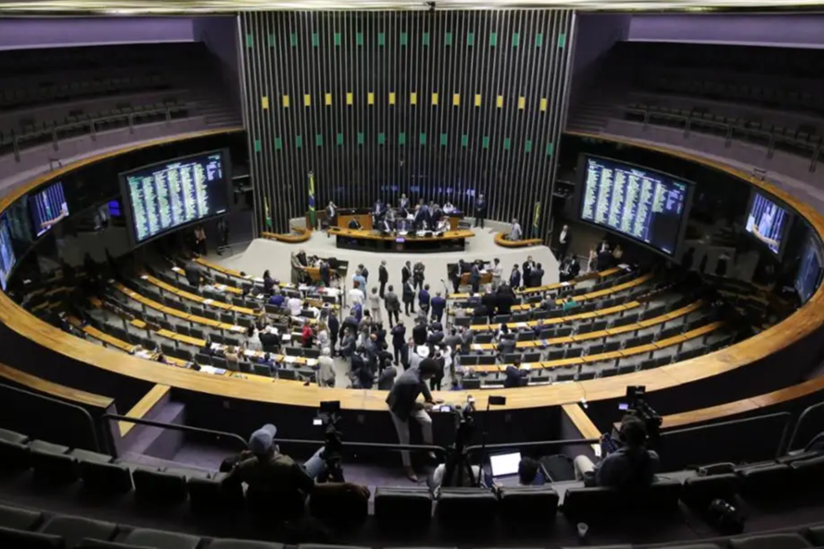 Câmara aprova 6ª versão do PL Antifacção por 370 a 110 votos; 21 dos 39 deputados baianos votam a favor - 