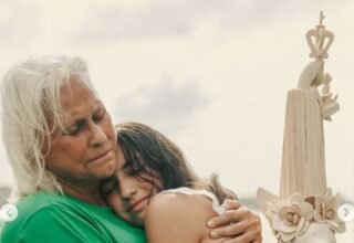 Fafá de Belém conduz Círio Fluvial e emociona fiéis ao lado de famosos nas águas do Rio Guamá - 